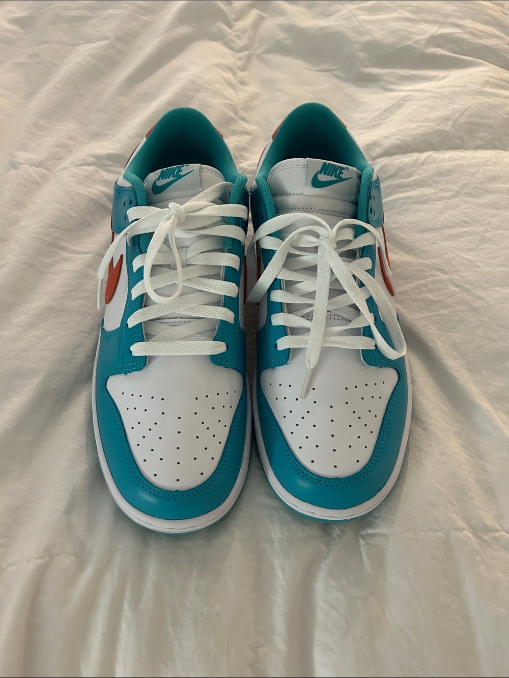 Nike Low-Top Sneakers in Teal, White & Orange